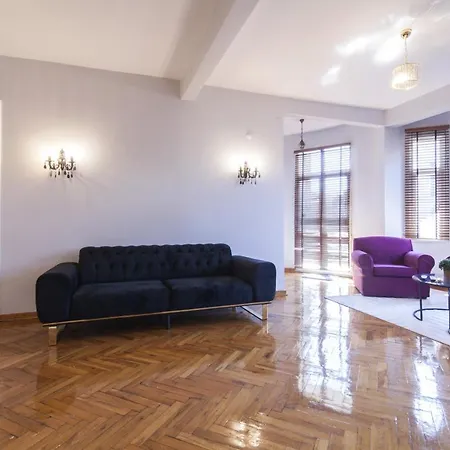 Gorgeous Flat Near Osmanbey Metro Station Apartment *