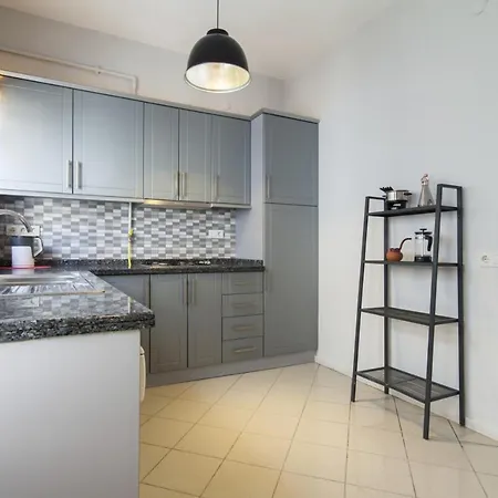 Gorgeous Flat Near Osmanbey Metro Station Apartment